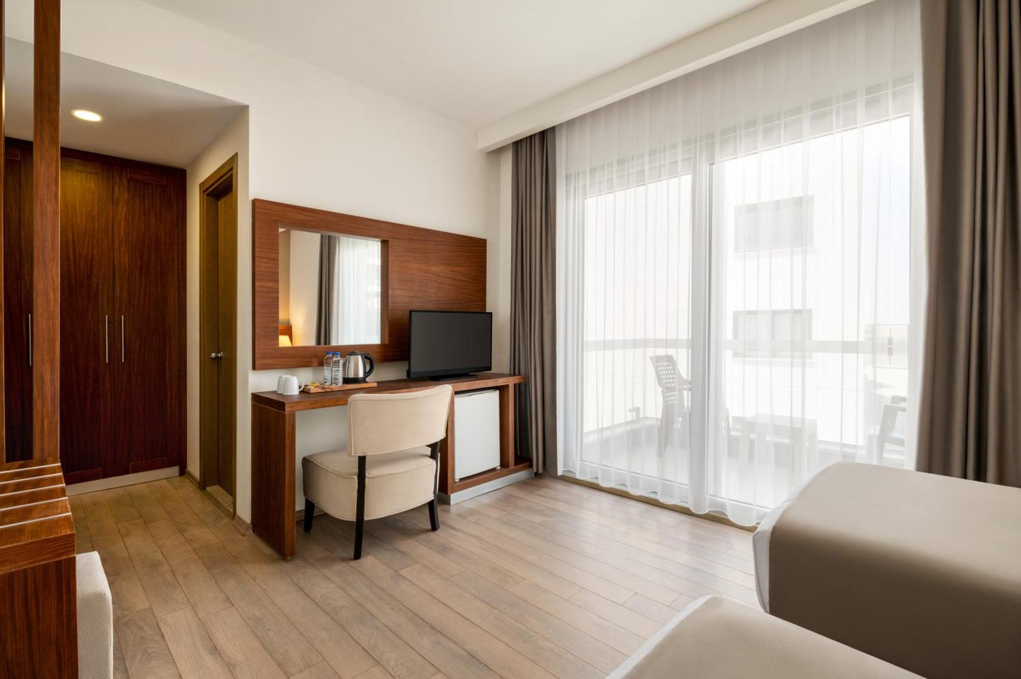 La Quinta By Wyndham Cesme Hotel อิซมีร์ ภายนอก รูปภาพ