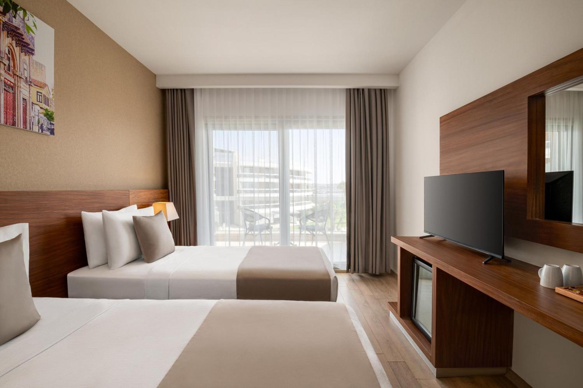 La Quinta By Wyndham Cesme Hotel อิซมีร์ ภายนอก รูปภาพ