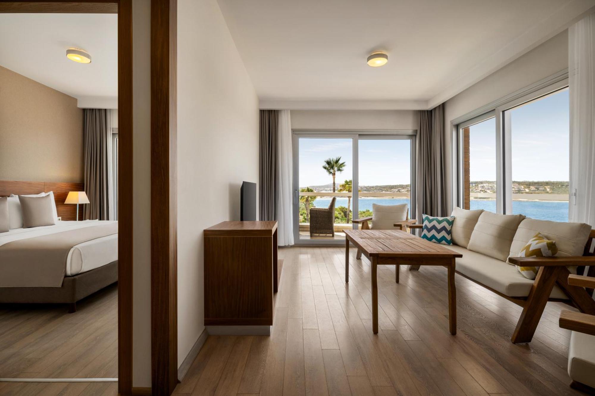La Quinta By Wyndham Cesme Hotel อิซมีร์ ภายนอก รูปภาพ
