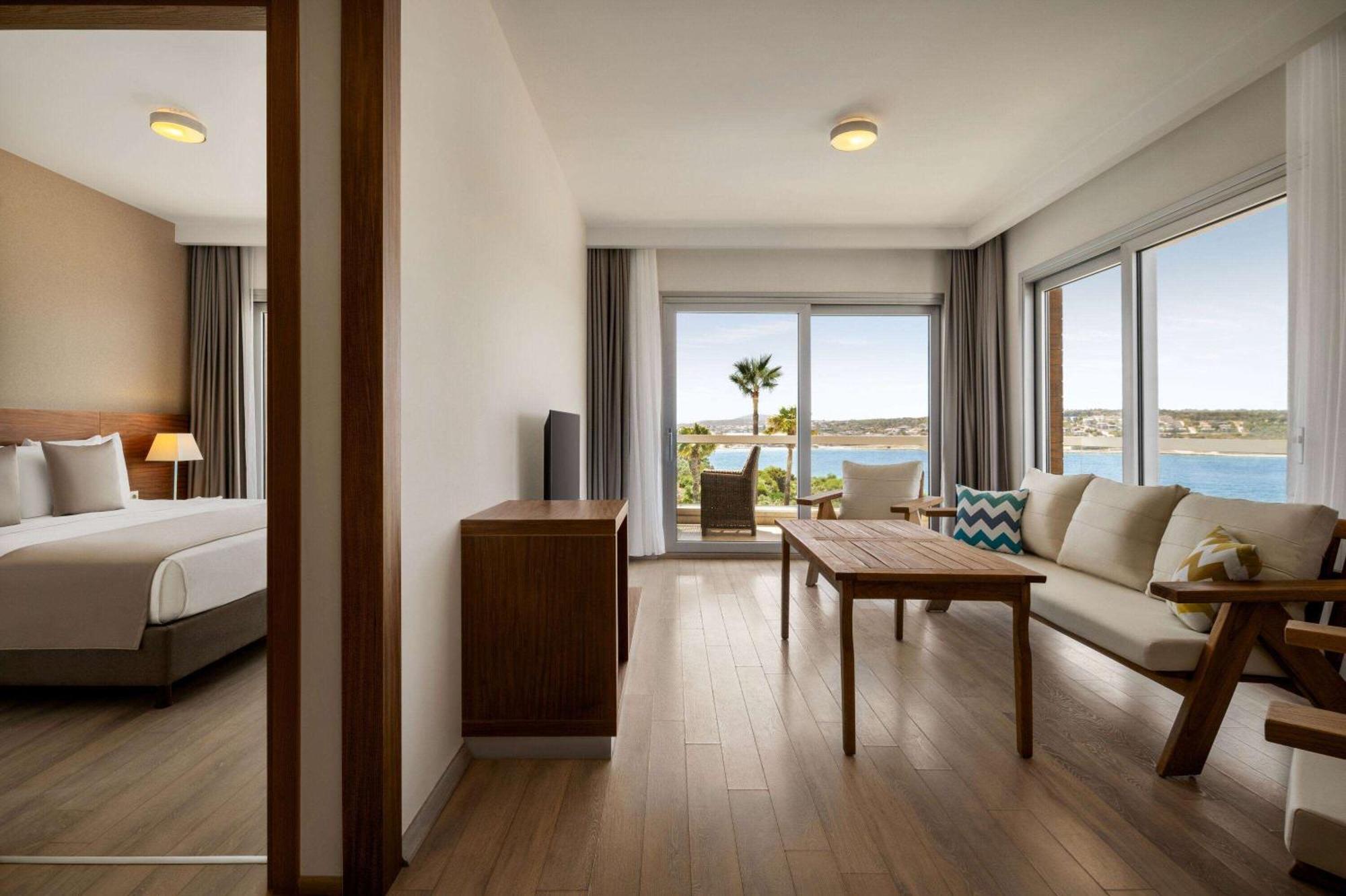 La Quinta By Wyndham Cesme Hotel อิซมีร์ ภายนอก รูปภาพ