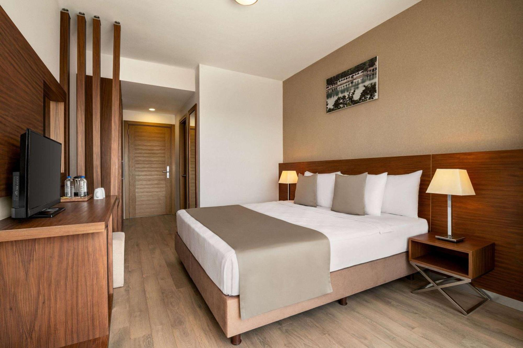 La Quinta By Wyndham Cesme Hotel อิซมีร์ ภายนอก รูปภาพ