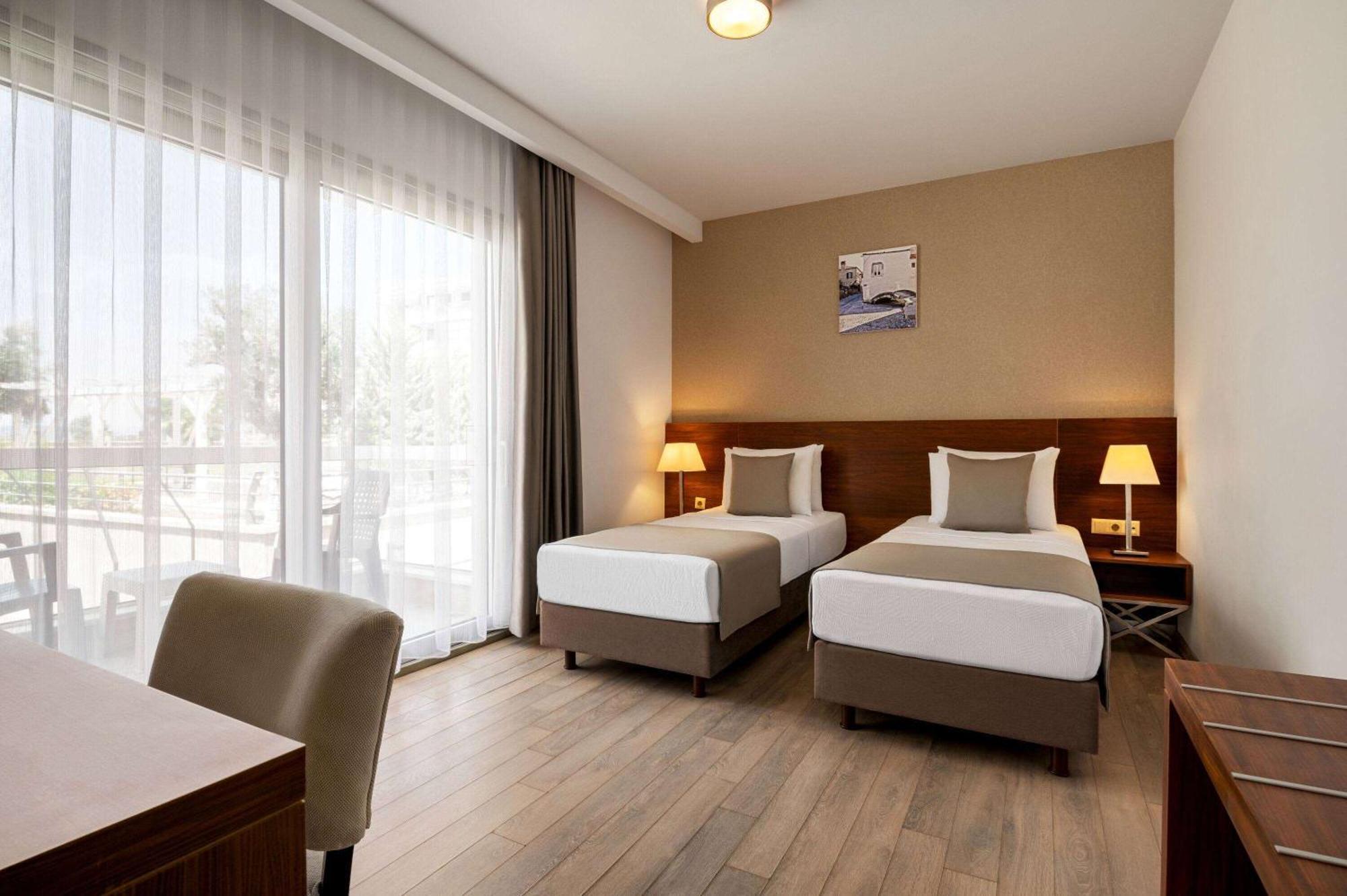 La Quinta By Wyndham Cesme Hotel อิซมีร์ ภายนอก รูปภาพ